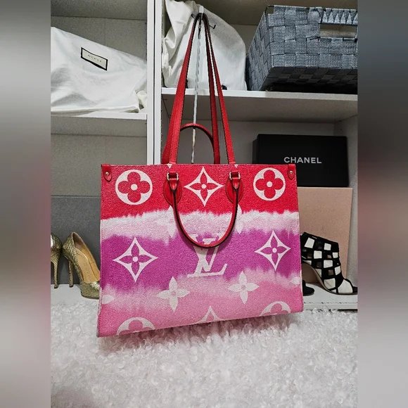 Louis Vuitton Onthego Escale RED GM - Picture 8 of 12